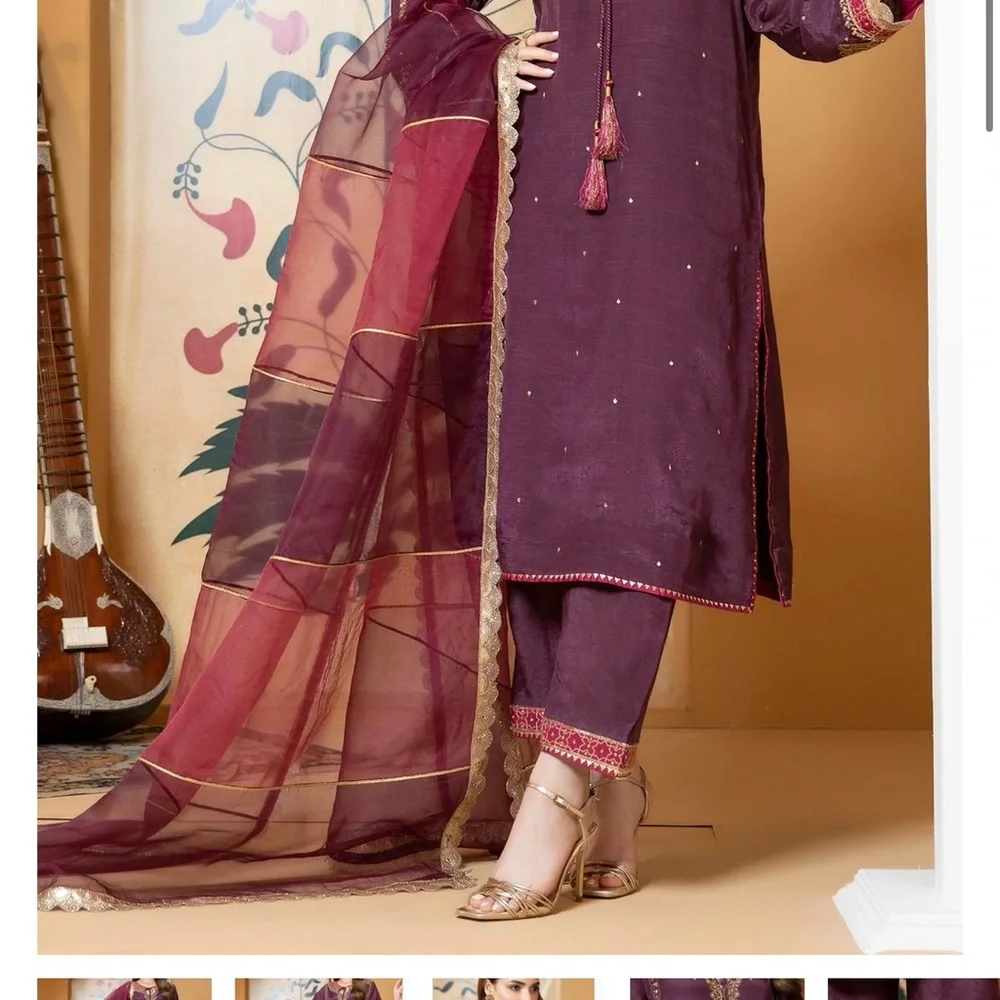 Zaaviay - Chic Burgundy and Gold Women's Suit ( Ranjhana -Three Piece) - Picture 9 of 14